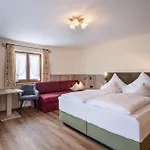 Homestay szállás Berggasthof Geislerhof *