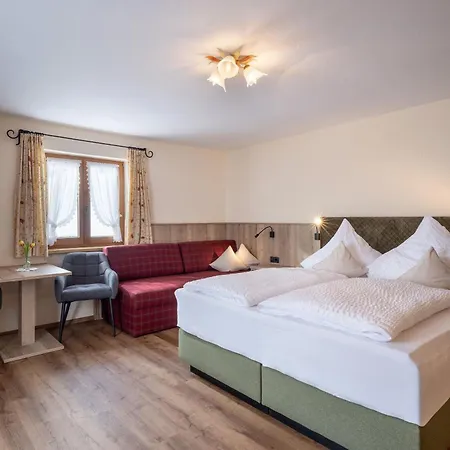 Homestay Berggasthof Geislerhof *