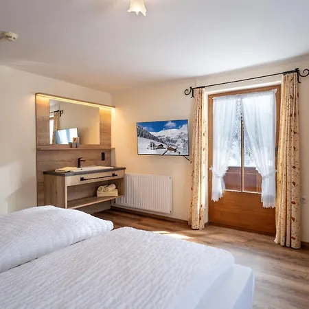 Berggasthof Geislerhof Homestay