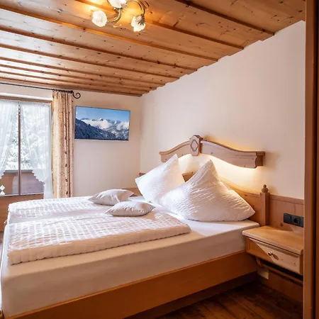 Berggasthof Geislerhof Homestay