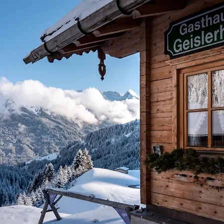 Berggasthof Geislerhof Homestay *