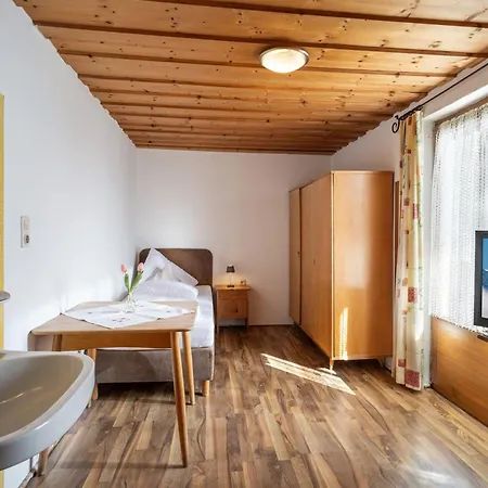 Berggasthof Geislerhof Homestay Tux