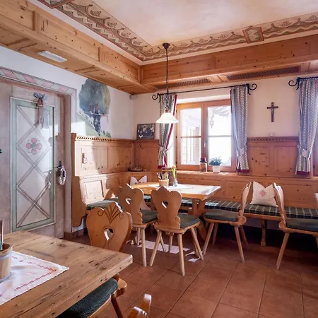 Homestay Berggasthof Geislerhof *