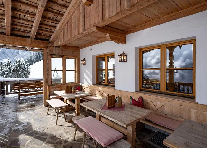 Berggasthof Geislerhof Homestay *
